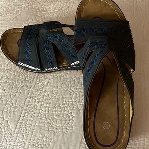 New Clark’s Navy Blue slip-on sandals